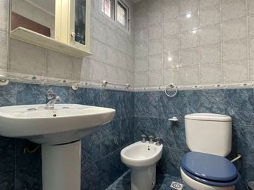 Casa 5 ambientes amplio terreno oportunidad