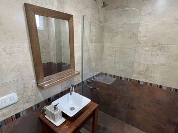 Casa 5 ambientes amplio terreno oportunidad