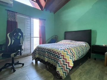 Casa 5 ambientes amplio terreno oportunidad