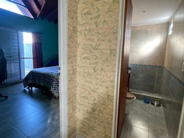 Casa 5 ambientes amplio terreno oportunidad