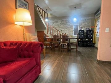 Casa 5 ambientes amplio terreno oportunidad