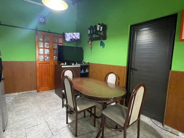 Casa 5 ambientes amplio terreno oportunidad