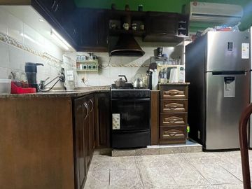 Casa 5 ambientes amplio terreno oportunidad