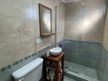 Casa 5 ambientes amplio terreno oportunidad