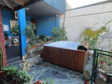 Casa 5 ambientes amplio terreno oportunidad