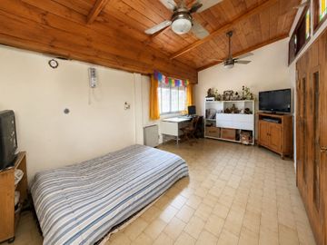 CHALET 5 AMB C/JARDÍN, PISCINA QUINCHO Y COCHERA