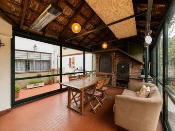 CHALET 5 AMB C/JARDÍN, PISCINA QUINCHO Y COCHERA