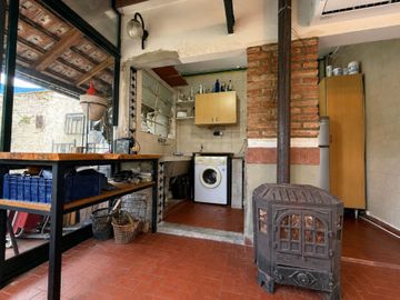 CHALET 5 AMB C/JARDÍN, PISCINA QUINCHO Y COCHERA