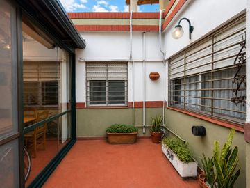 CHALET 5 AMB C/JARDÍN, PISCINA QUINCHO Y COCHERA