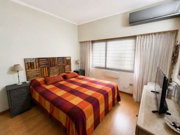 CHALET 5 AMB C/JARDÍN, PISCINA QUINCHO Y COCHERA