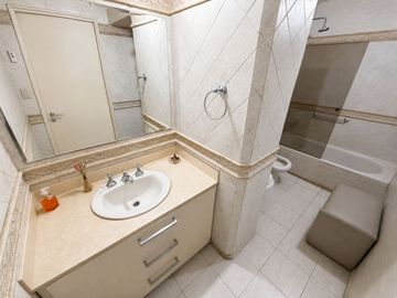 CHALET 5 AMB C/JARDÍN, PISCINA QUINCHO Y COCHERA