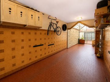 CHALET 5 AMB C/JARDÍN, PISCINA QUINCHO Y COCHERA