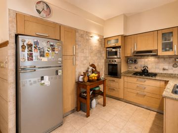 CHALET 5 AMB C/JARDÍN, PISCINA QUINCHO Y COCHERA