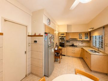 CHALET 5 AMB C/JARDÍN, PISCINA QUINCHO Y COCHERA