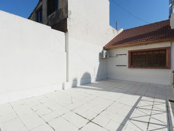 CASA EN AVELLANEDA