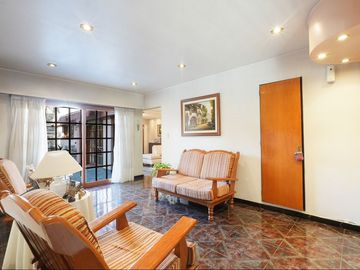 CASA EN AVELLANEDA