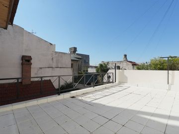 CASA EN AVELLANEDA