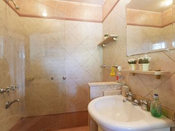CASA EN AVELLANEDA