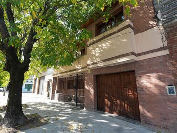 CASA EN AVELLANEDA