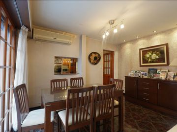 CASA EN AVELLANEDA