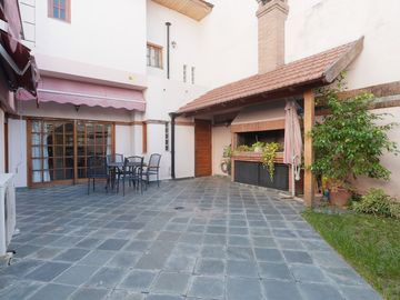 CASA EN AVELLANEDA