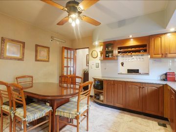 CASA EN AVELLANEDA