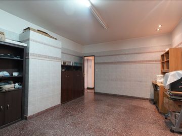 CASA EN AVELLANEDA