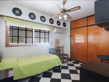 CASA EN AVELLANEDA