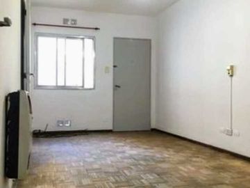 Venta  departamento de un dormitorio pleno centro.