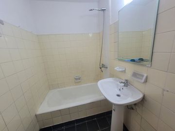 Alquiler residencial 3 amb Flores piso alto lumino