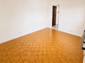 Alquiler residencial 3 amb Flores piso alto lumino