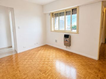 Alquiler residencial 3 amb Flores piso alto lumino