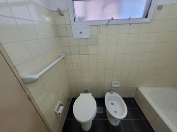 Alquiler residencial 3 amb Flores piso alto lumino