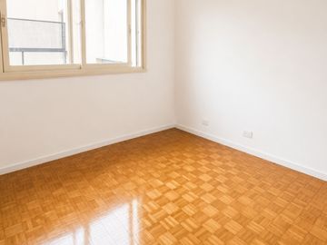 Alquiler residencial 3 amb Flores piso alto lumino