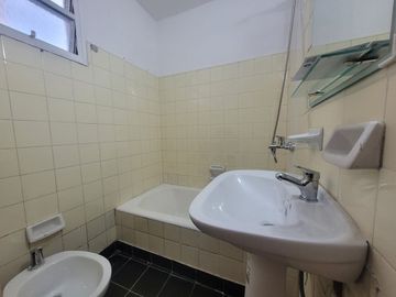 Alquiler residencial 3 amb Flores piso alto lumino