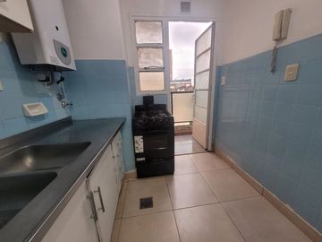Alquiler residencial 3 amb Flores piso alto lumino