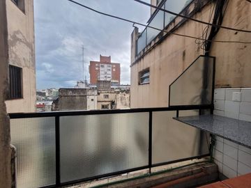 Alquiler residencial 3 amb Flores piso alto lumino