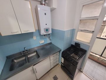 Alquiler residencial 3 amb Flores piso alto lumino
