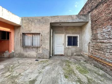 CASA PH EN VENTA MORON REFACCIONAR INVERSOR