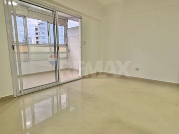 VENTA DEPARTAMENTO 2 AMBIENTES AL FRENTE C/ BALCON
