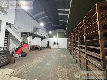 DEPÓSITO 1300M2 CON OFICINAS y 2 CAMARAS FRIGORÍFICAS
