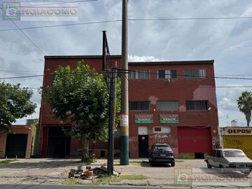 DEPÓSITO 1300M2 CON OFICINAS y 2 CAMARAS FRIGORÍFICAS
