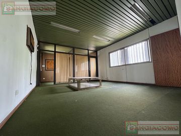 DEPÓSITO 1300M2 CON OFICINAS y 2 CAMARAS FRIGORÍFICAS
