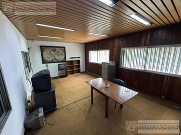 DEPÓSITO 1300M2 CON OFICINAS y 2 CAMARAS FRIGORÍFICAS
