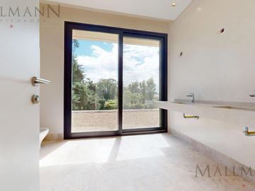 Casa en Venta Pilará 4 Dormitorios en Suite