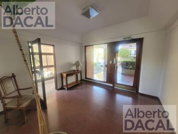 Departamento 2 dormitorios con cochera