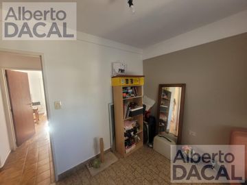 Departamento 2 dormitorios con cochera