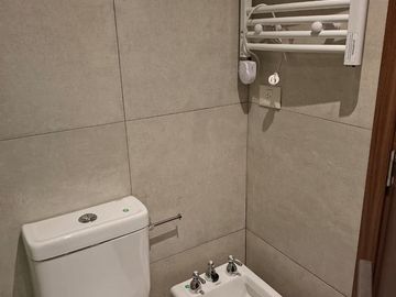 ALQUILER A ESTRENAR MONOAMBIENTE BALCON FRANCES