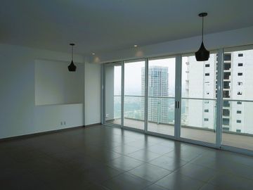 Departamento en renta en Five, Bosque Real