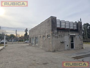 Local en Av Jose E. Uriburu al 1500 - Ex Ruta Nacional N° 8 - PILAR